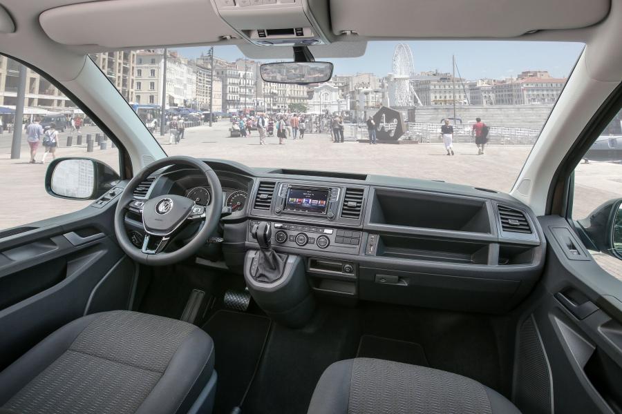  Volkswagen Caravelle LWB 2015 года  (фото 6 из 6)